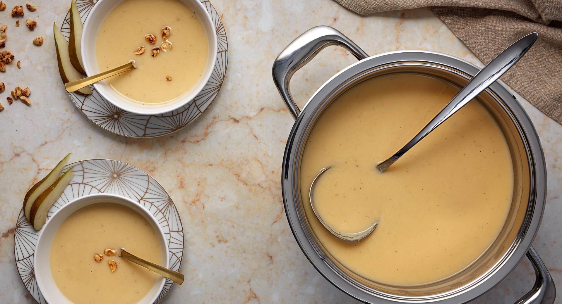 Pastinaken-Suppe mit Birne