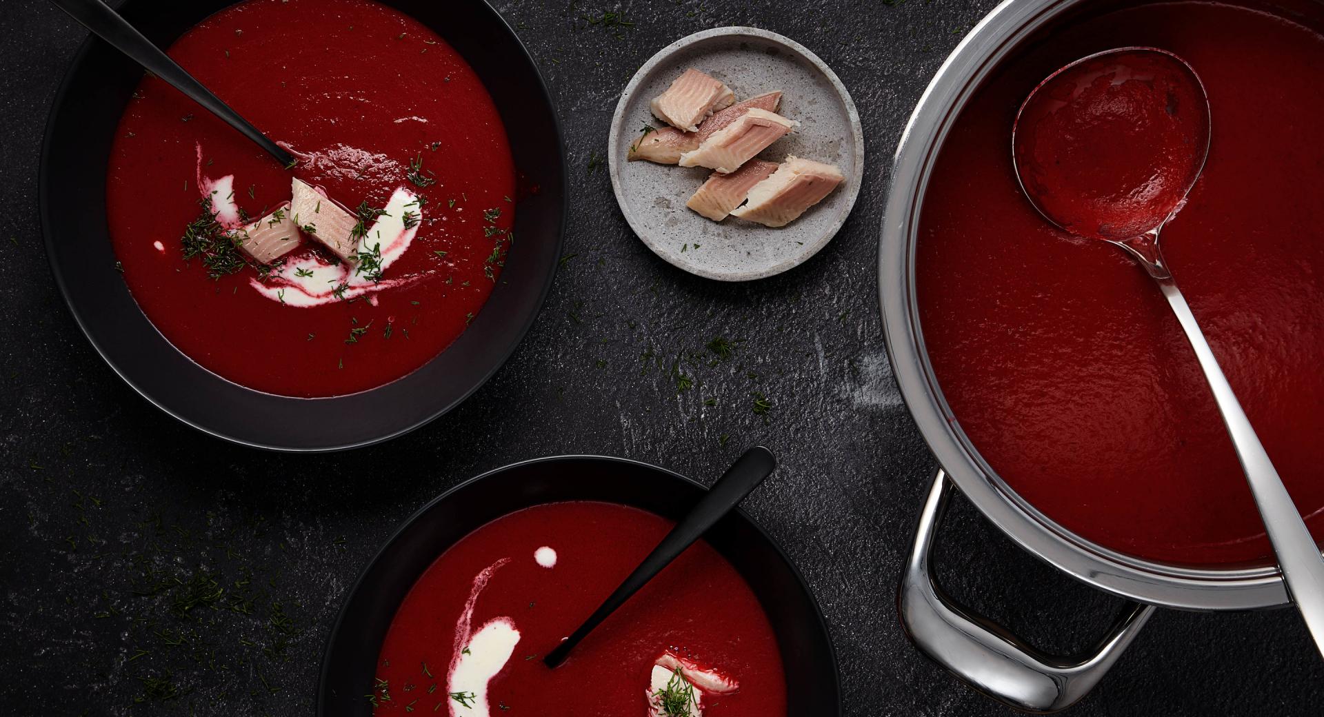 Rote Bete-Suppe mit Apfel