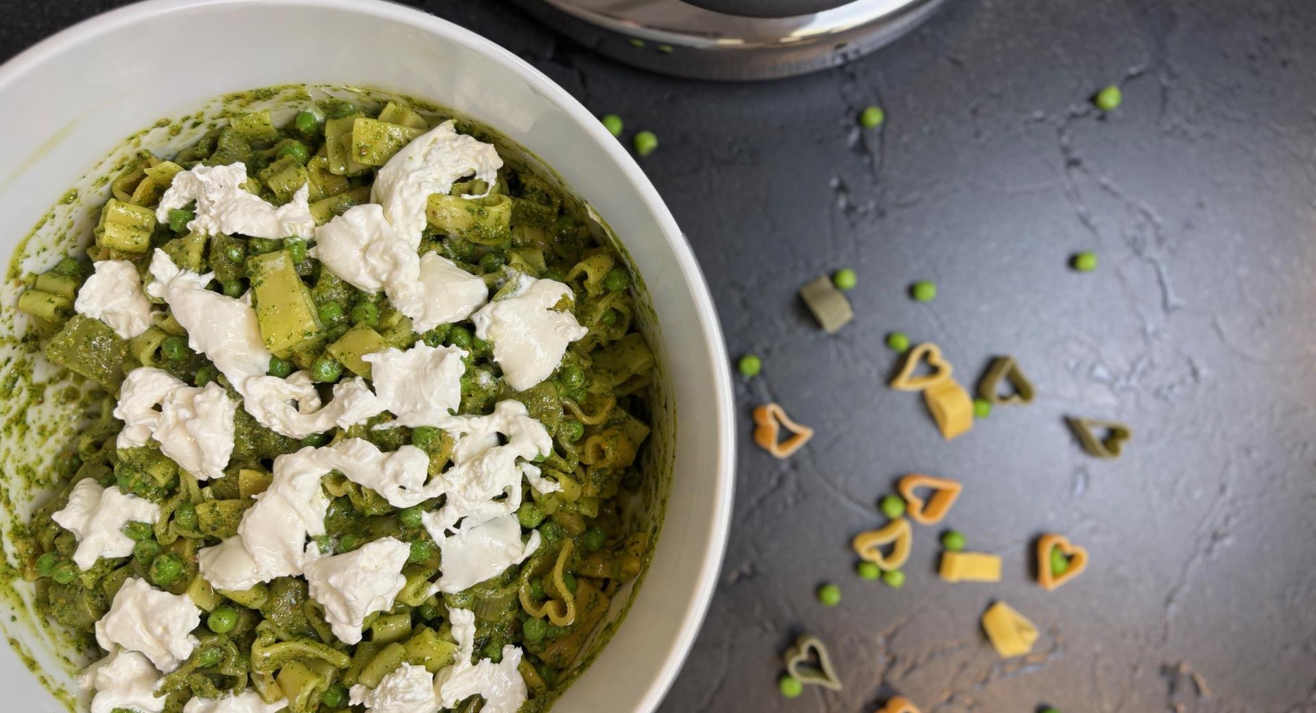 Pasta mit Pistazienpesto & Burrata