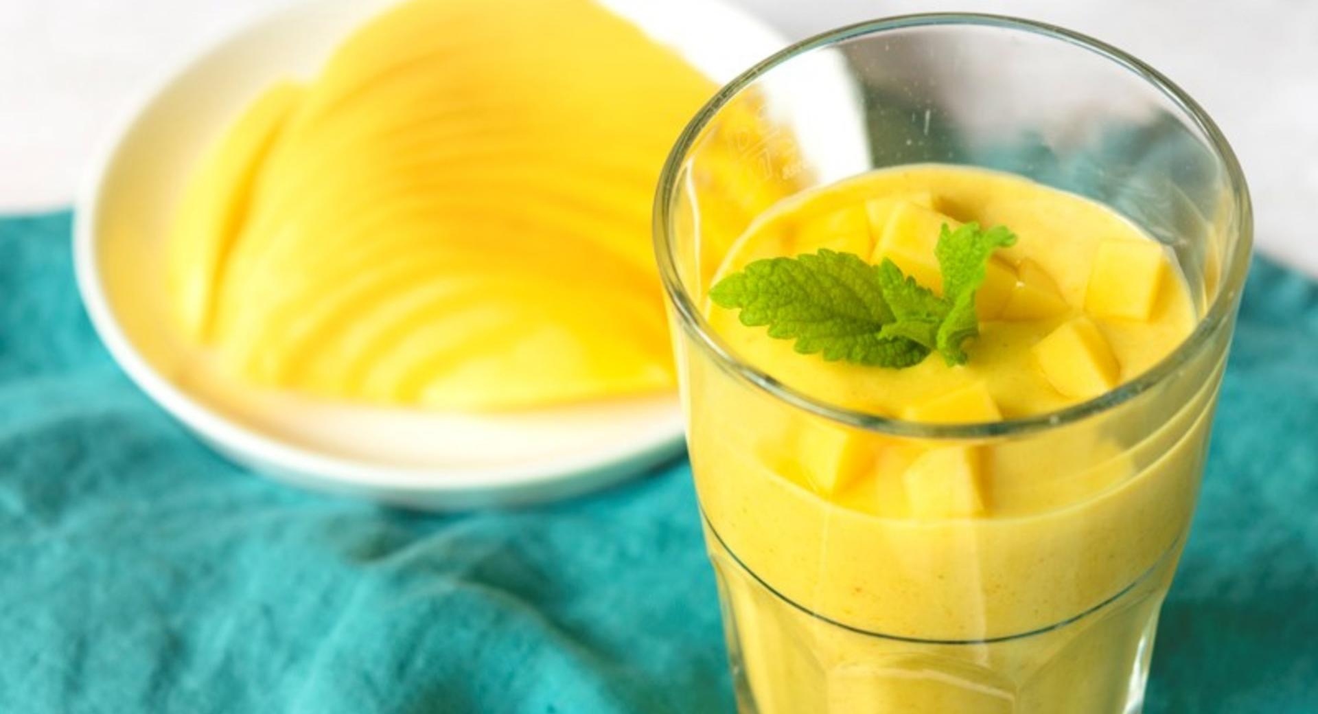 Exotisches Mango-Curry Lassi