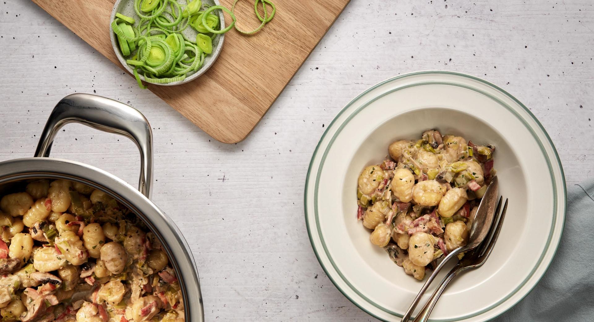 Gnocchi mit Pancetta, Lauch und Pilzen