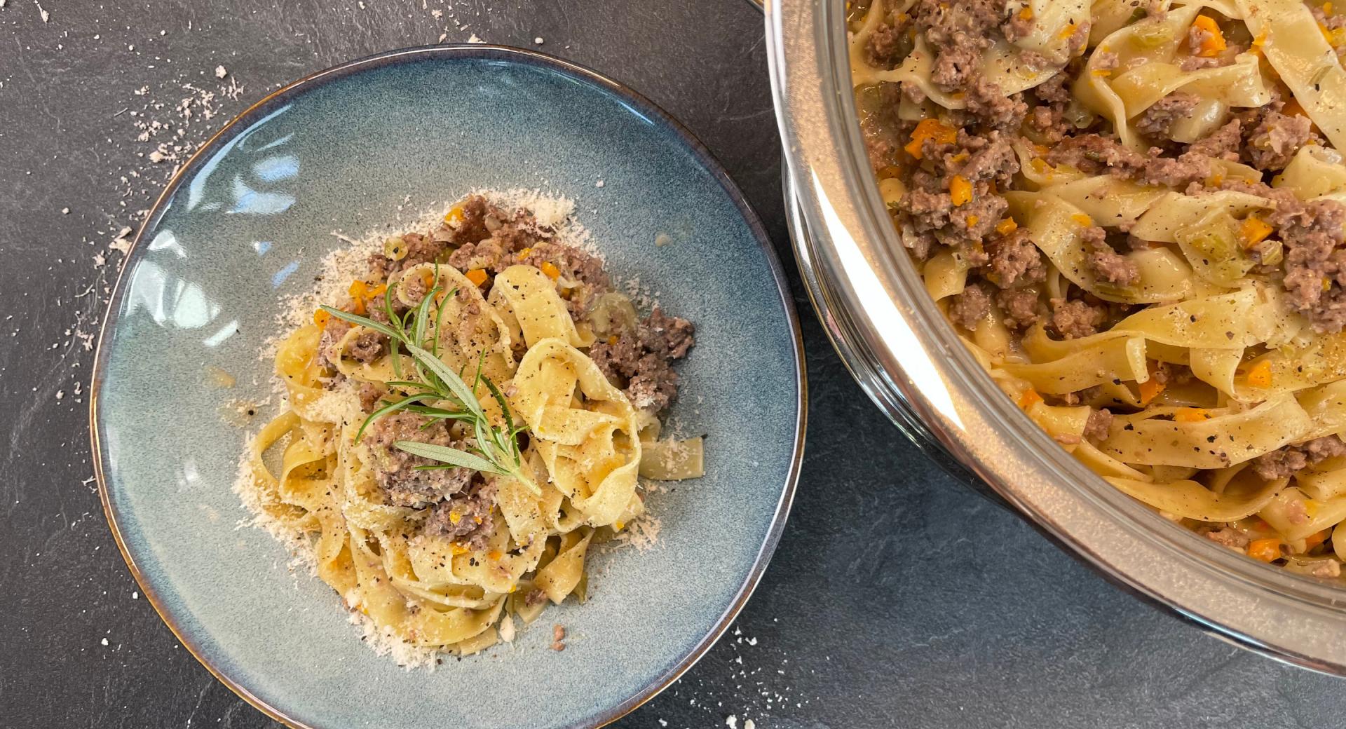 Fettuccine alla Bolognese Bianco