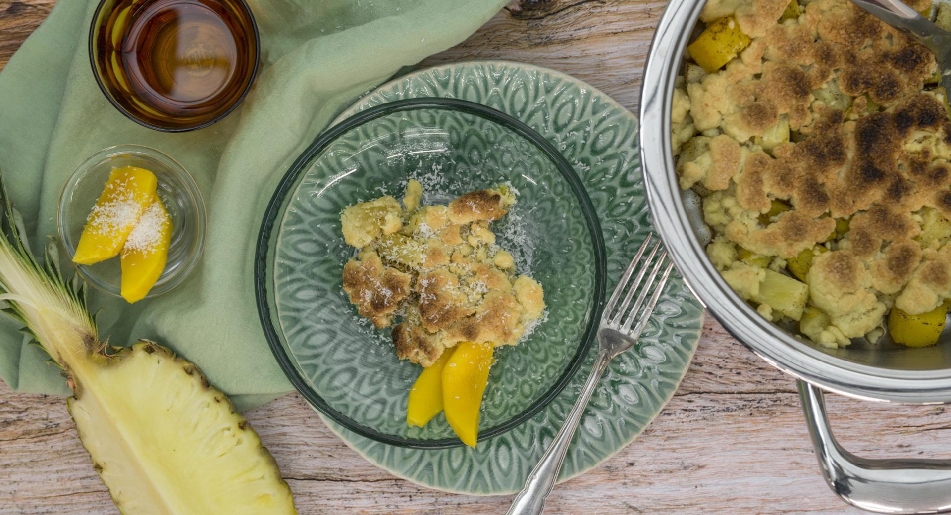 Crumble mit tropischen Früchten