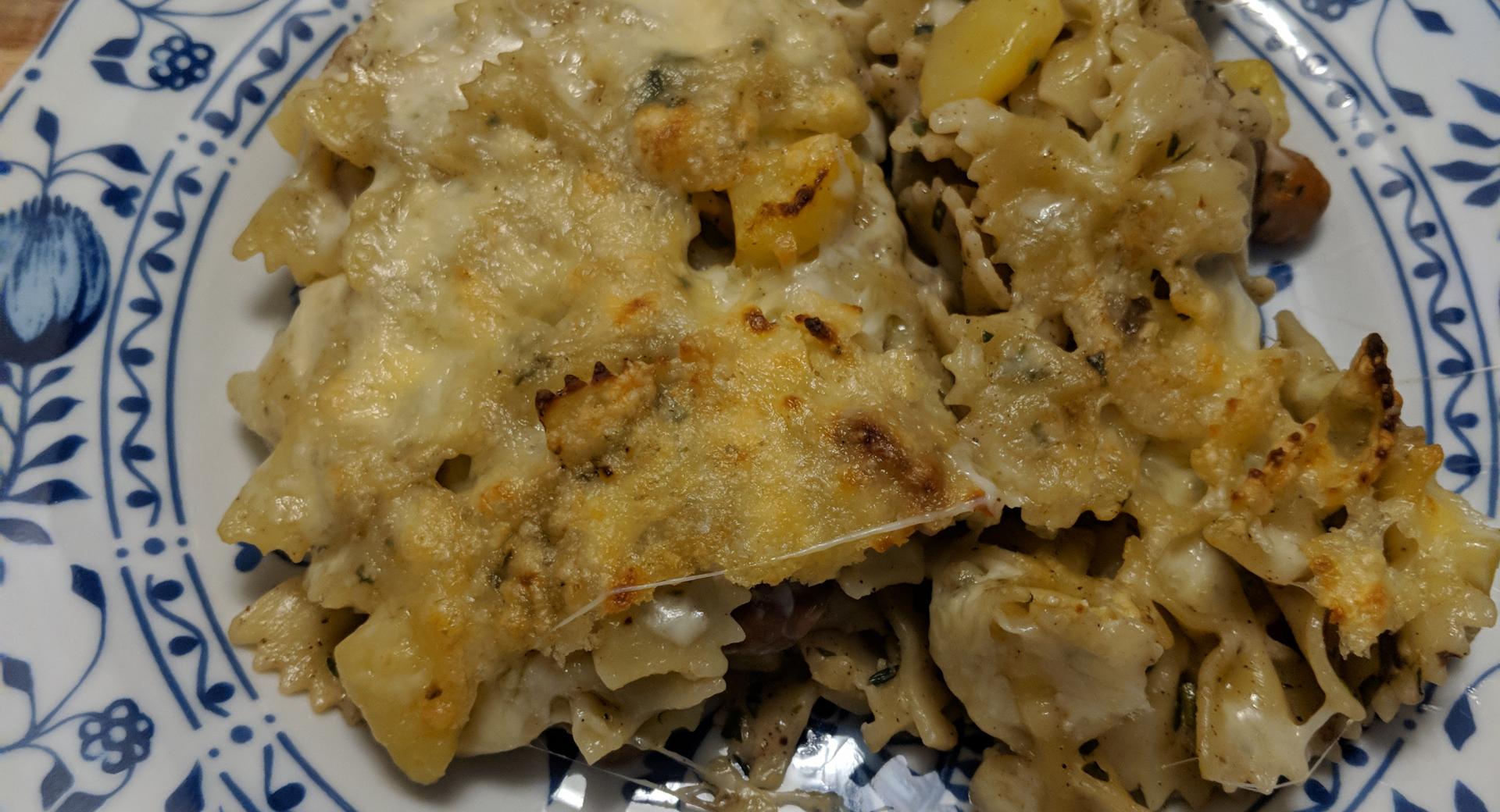 Farfalle mit Pilzen und Kartoffeln