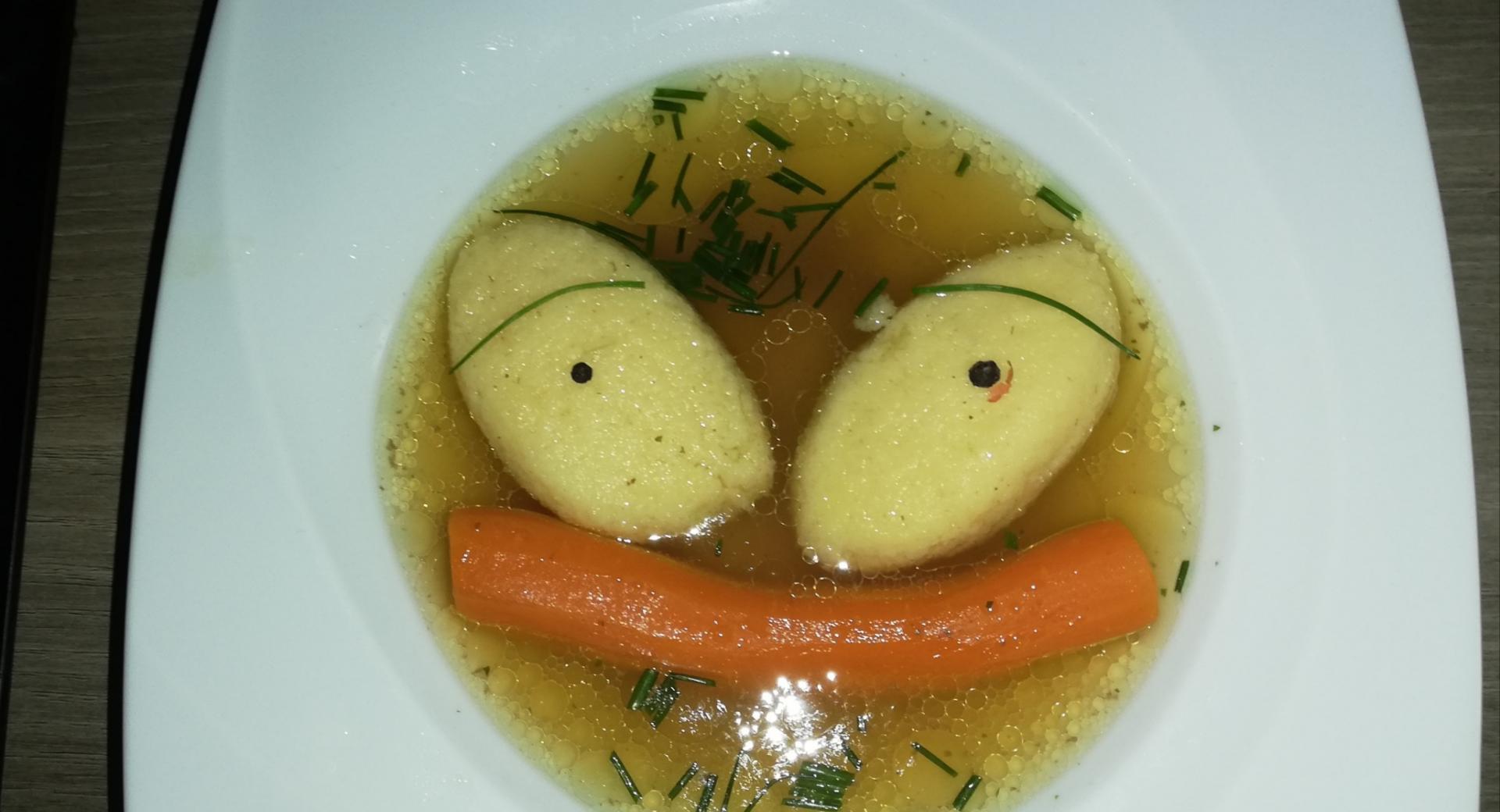 Kärntner Rindsuppe mit Grießnockerl