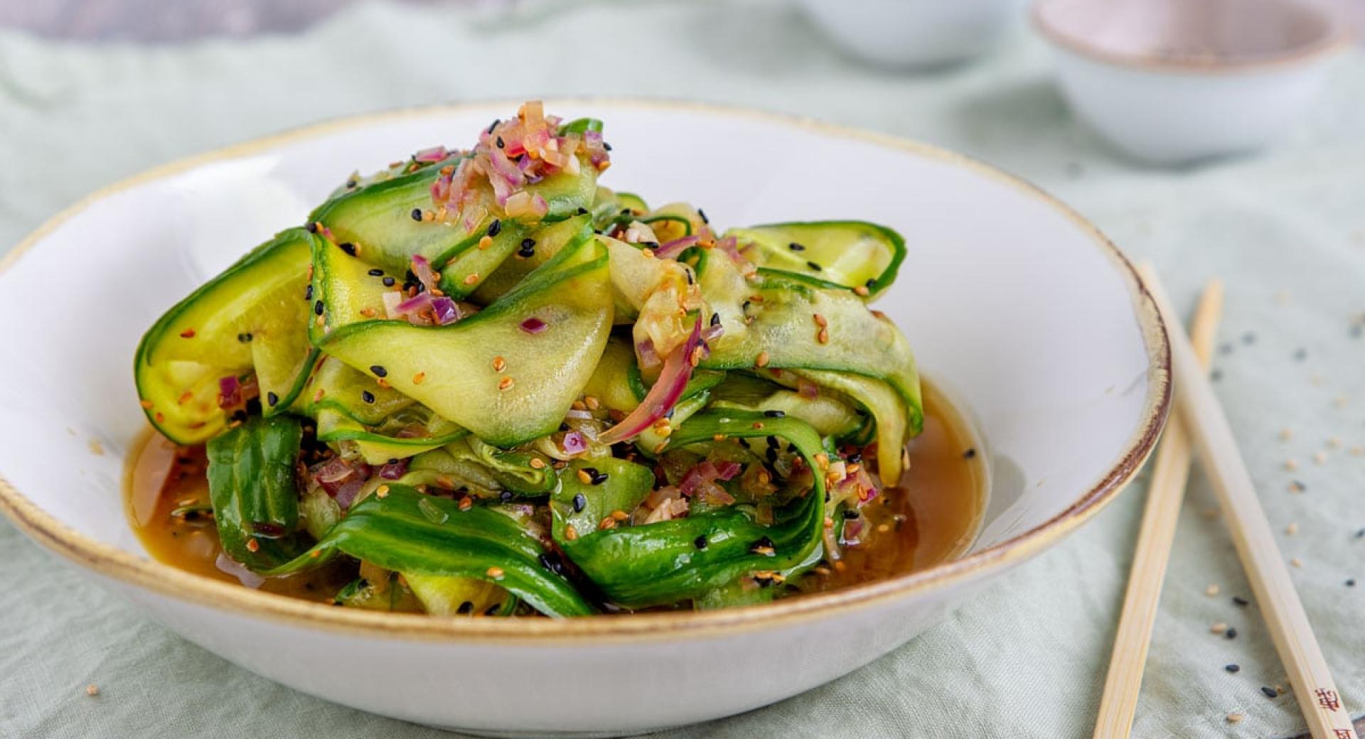 Asiatischer Gurkensalat