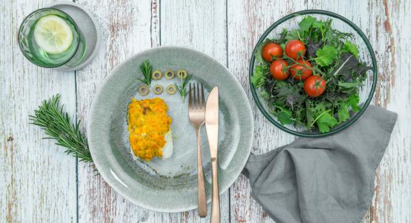 Fischfilet mit Paprika-Olivenkruste