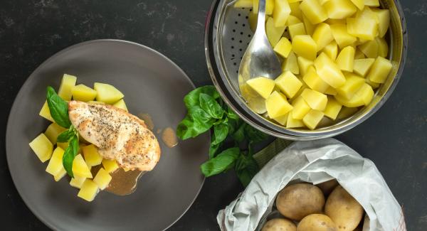 Gefüllte Hähnchenbrust mit Kartoffeln