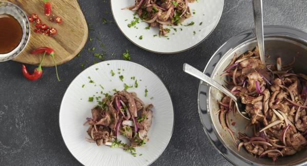 Thailändischer Rindersteak-Salat