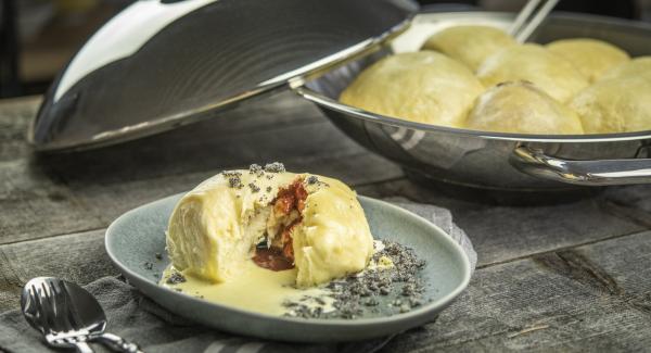 Germknödel mit Vanillesauce