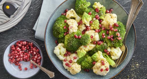 Lauwarmer Gemüsesalat mit Dukkah-Dressing