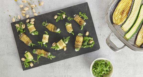 Auberginen- und Zucchini-Röllchen mit Ricotta