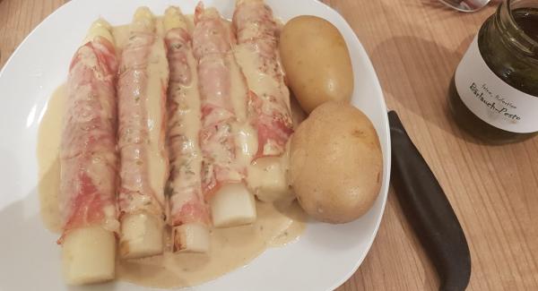 Weisse Spargeln im Rohschinkenmantel mit Bärlauchrahmsauce